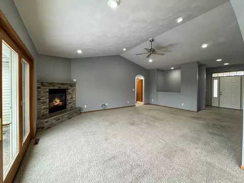 45 Cliffside Ct, Freeport, IL 61032 photo 14