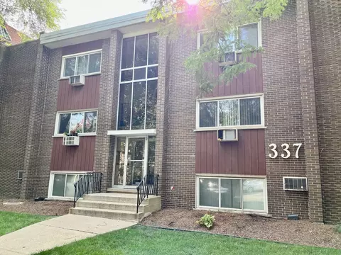 337 S Maple Ave #13, Oak Park, IL 60302