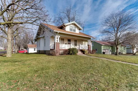 601 E Front St, El Paso, IL 61738 photo 2