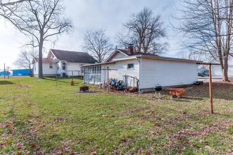 601 E Front St, El Paso, IL 61738 photo 41