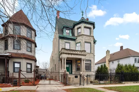 4415 S Michigan Ave, Chicago, IL 60653