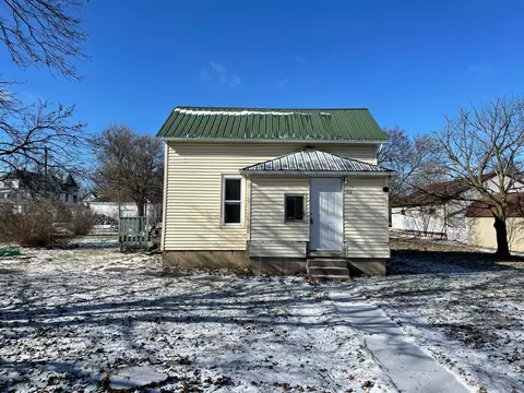104 S Elm St, Loda, IL 60948
