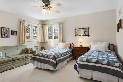 Bedroom - 2121 Seaton Ct, Champaign, IL 61821 photo 4 of 9