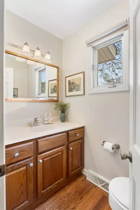 Bath - 2121 Seaton Ct, Champaign, IL 61821 photo 3 of 3