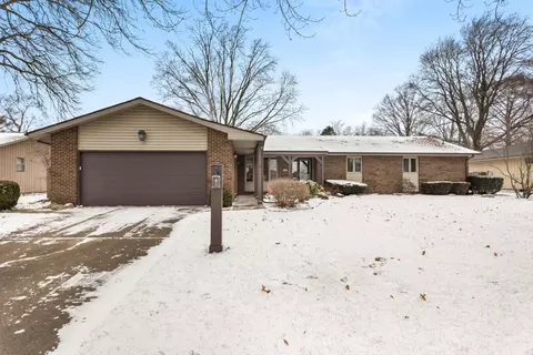 Exterior - 2121 Seaton Ct, Champaign, IL 61821 photo 2 of 9