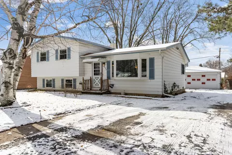 33264 N Sears Blvd, Grayslake, IL 60030