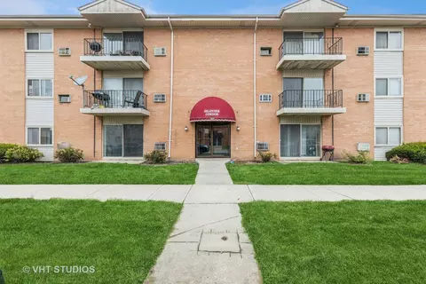 1900 W Canal St #1A, Blue Island, IL 60406