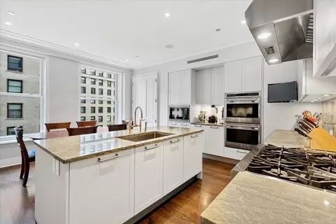 159 E Walton Pl #7A, Chicago, IL 60611 photo 3