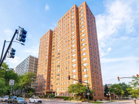 2909 N Sheridan Rd #1909, Chicago, IL 60657