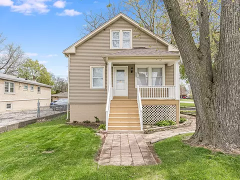 331 N Walnut Ave, Wood Dale, IL 60191
