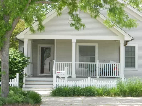 428 N Seymour Ave, Mundelein, IL 60060