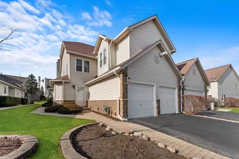 807 Thornwood Dr, Saint Charles, IL 60174