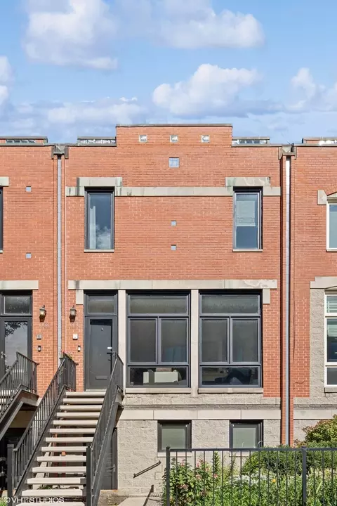 1356 W Wrightwood Ave, Chicago, IL 60614