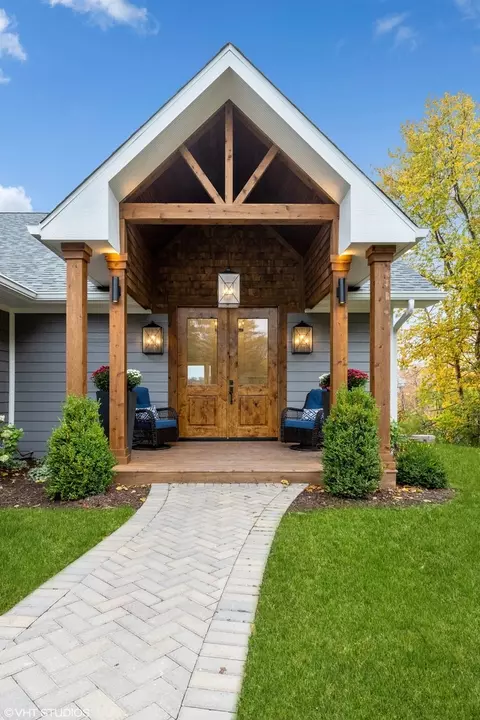 27533 N Chevy Chase Rd, Mundelein, IL 60060