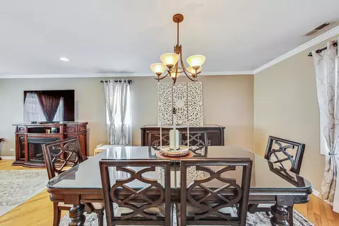 470 Audubon St, Hoffman Estates, IL 60169 photo 8