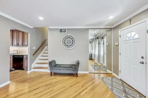 470 Audubon St, Hoffman Estates, IL 60169 photo 6