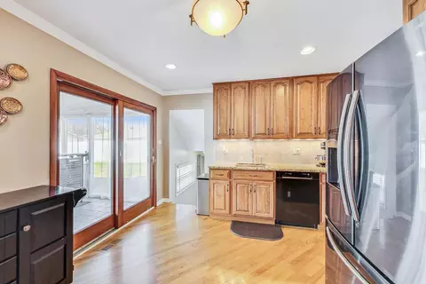 470 Audubon St, Hoffman Estates, IL 60169 photo 11