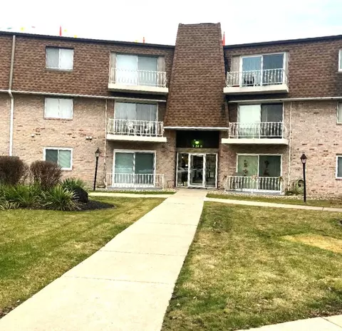 3240 N Manor Dr #129, Lansing, IL 60438