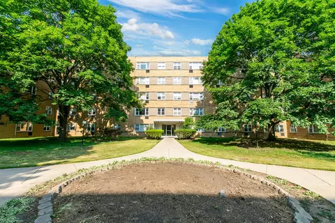 2025 W Granville Ave #B305, Chicago, IL 60659