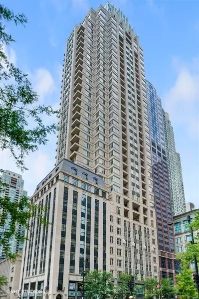 118 Erie St #17D, Chicago, IL 60611