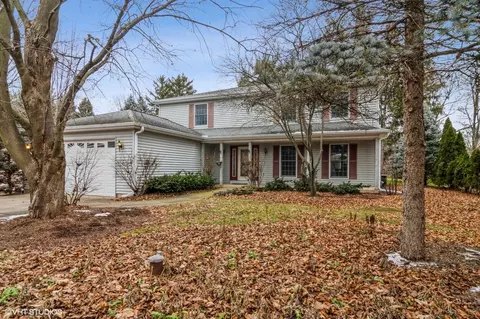 625 W Fabyan Pkwy, Geneva, IL 60134