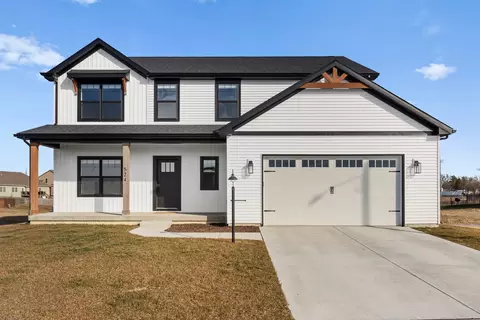 524 Prairie Meadows Dr, Heyworth, IL 61745
