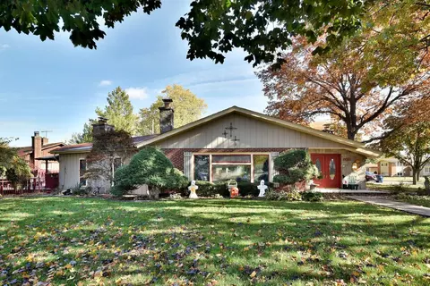 807 Dennis Dr, Bensenville, IL 60106