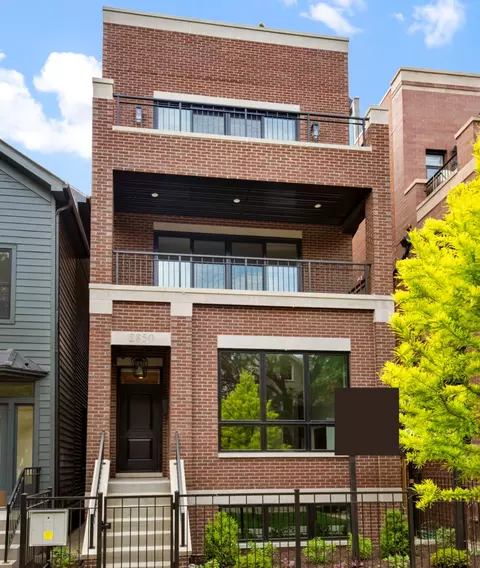 3258 N Seminary Ave #3, Chicago, IL 60657