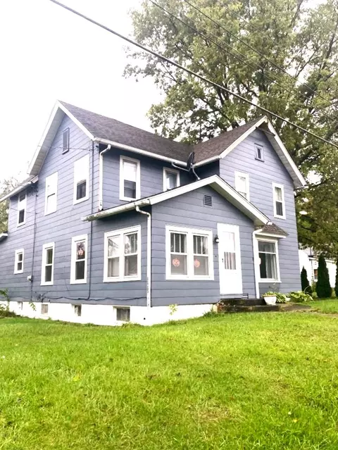 5603 Emerson Rd, Sterling, IL 61081