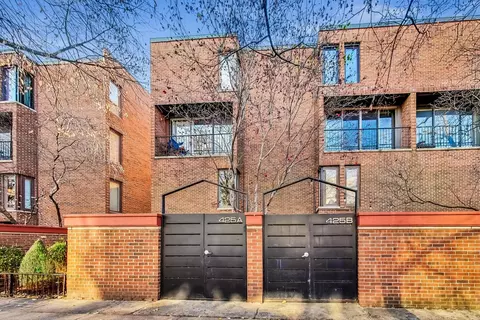 425 W Grant Pl #A, Chicago, IL 60614