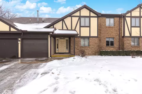 102 Carol Ct #A2, Pontiac, IL 61764