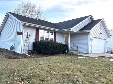 148 N Dogwood St, Cortland, IL 60112