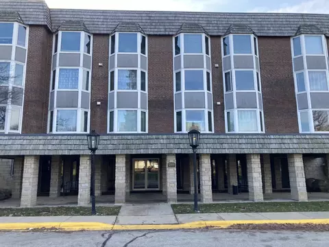 2400 Windsor Mall #3E, Park Ridge, IL 60068