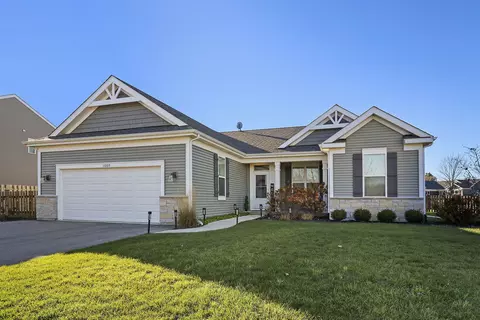 11009 Woodland Dr, Hebron, IL 60034