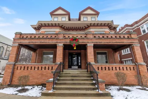 711 Washington Blvd #1E, Oak Park, IL 60302