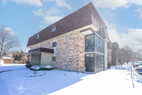 11137 East Rd #C, Palos Hills, IL 60465