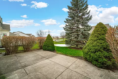 Exterior - 31 Brixton Ct, Algonquin, IL 60102 photo 5 of 6