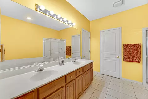 Bath - 31 Brixton Ct, Algonquin, IL 60102 photo 1 of 4