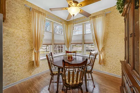 Dining - 31 Brixton Ct, Algonquin, IL 60102 photo 3 of 3