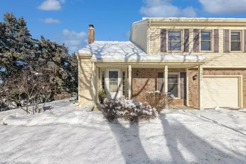 2656 College Hill Cir, Schaumburg, IL 60173