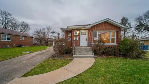 188 Hawthorne Ln, Chicago Heights, IL 60411