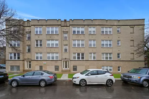 2838 W Glenlake Ave #2, Chicago, IL 60659