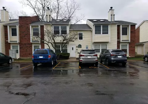 1397 E Wyndham Cir #102, Palatine, IL 60074