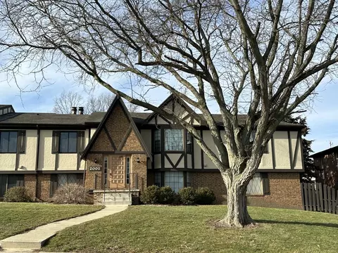 2001 Tracy Dr #2, Bloomington, IL 61704