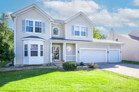 1893 Walsh Dr, Yorkville, IL 60560