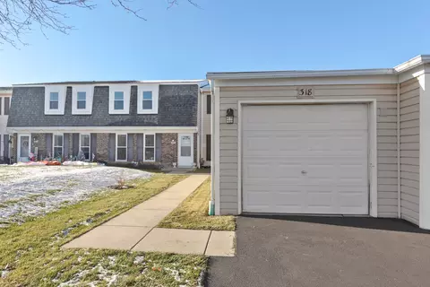 318 Rodenburg Rd, Roselle, IL 60172
