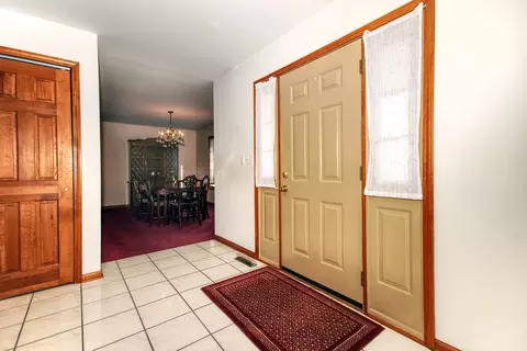 301 Shawnee Dr, Minooka, IL 60447 photo 3