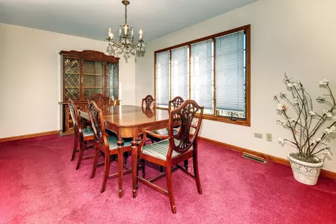 301 Shawnee Dr, Minooka, IL 60447 photo 6