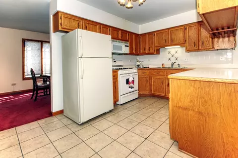 301 Shawnee Dr, Minooka, IL 60447 photo 7