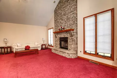 301 Shawnee Dr, Minooka, IL 60447 photo 5